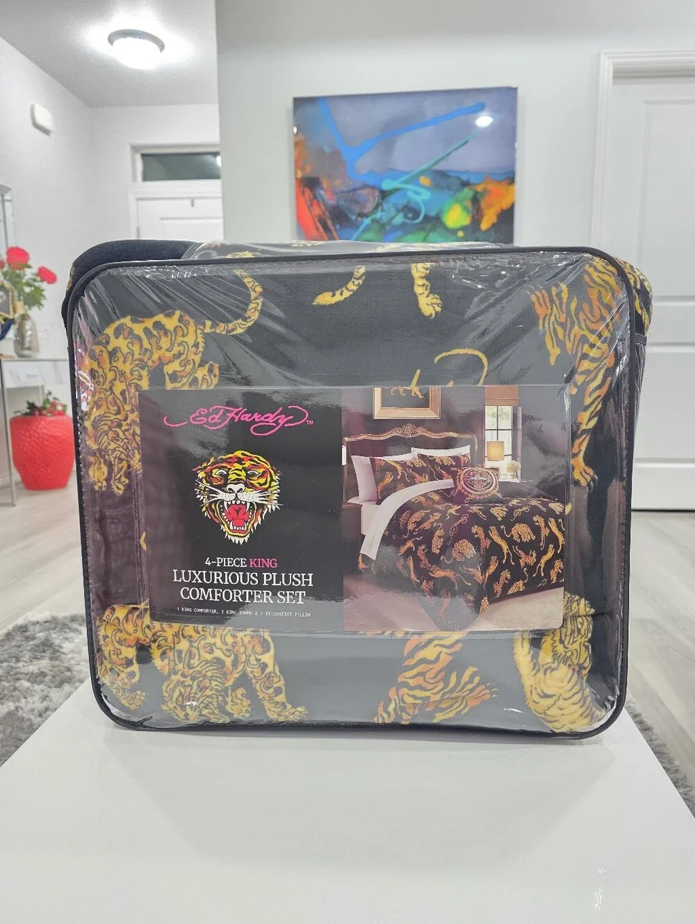 Ed Hardy KING 4 Piece Luxurious Tiger Plush Comforter Set New